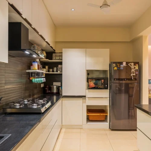 Spacious kitch with pantry unit